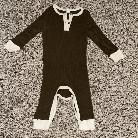 3 One Piece Rompers - Picture 3 of 8